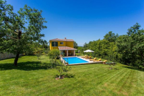 Beautiful villa Splendida with pool in Porec